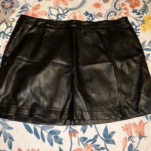 Eesome Black Mini Skirt